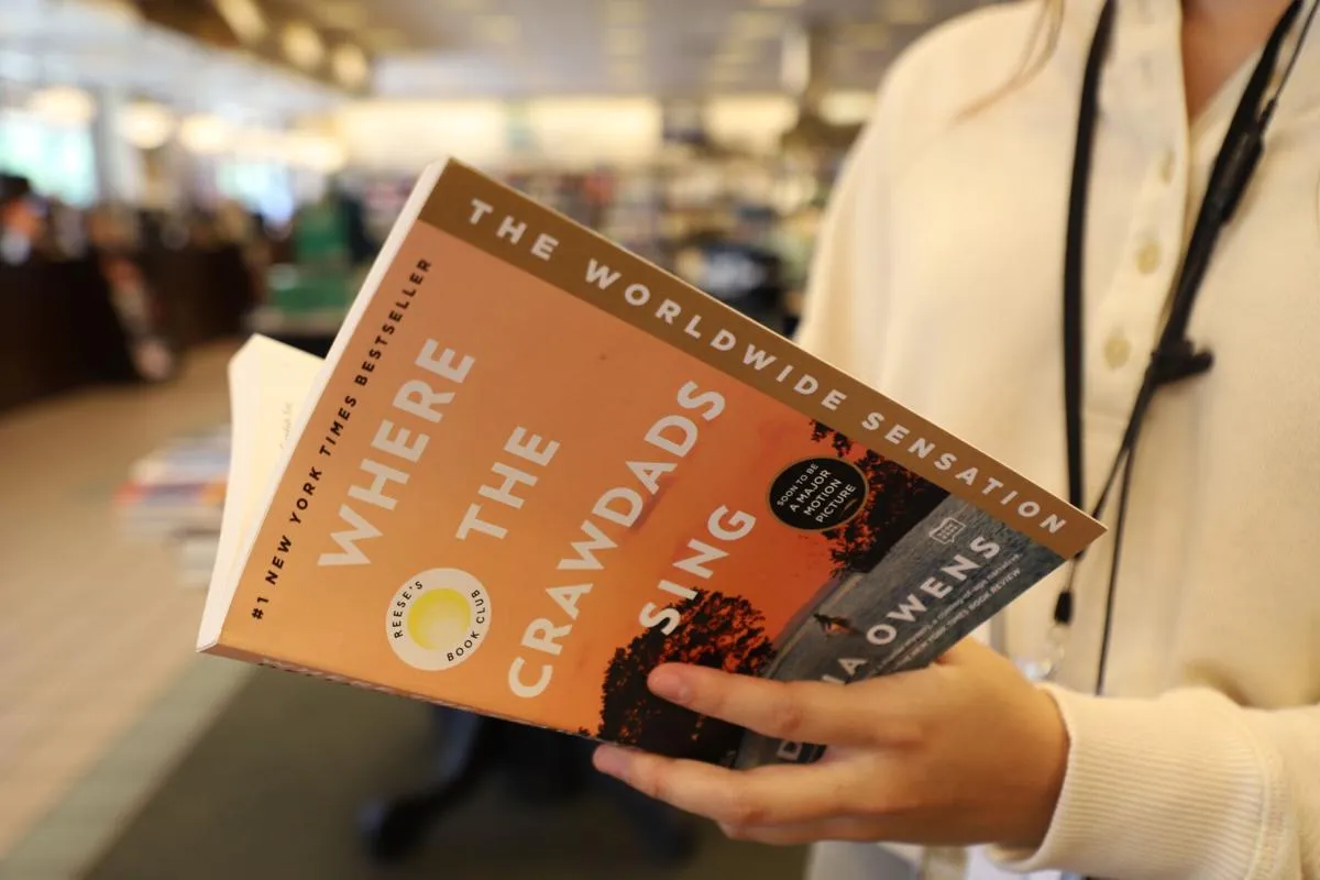 نقد و بررسی فیلم جایی که خرچنگ‌ها آواز می‌خوانند: اقتباسی زیبا با فراز و نشیب‌های فراوان